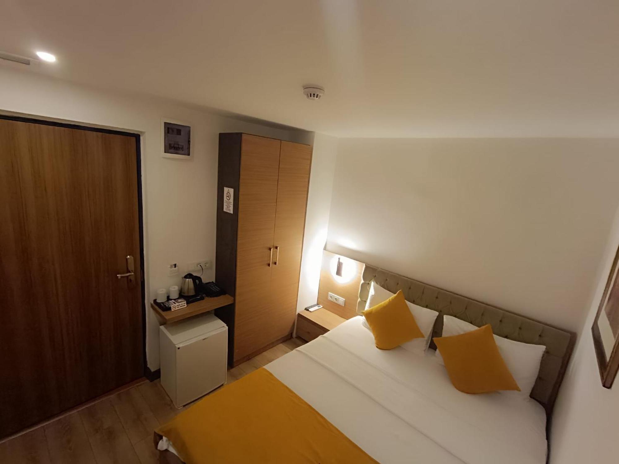Comfy Otel Antalya Lara ภายนอก รูปภาพ